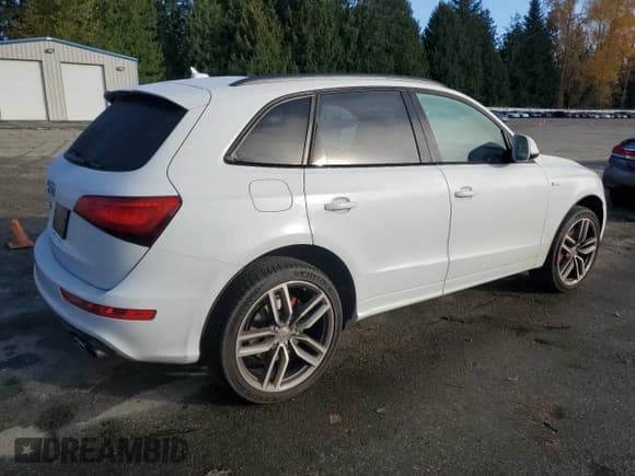 ✅ 2016 Audi SQ5 Premium Plus • VIN: WA1CCAFP4GA001780 • Лот: 92261645. Опубликован ранее на Copart с пробегом 75 473 миль. Бесплатный доступ к архиву аукционных продаж из США и подробный отчёт об истории автомобиля на DreamBid. Изображение 3.
