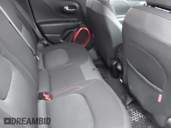 ✅ 2018 Jeep Renegade Trailhawk • VIN: ZACCJBCB7JPH54799 • Lot: 43617870. Listed on IAAI with 157,507 mi. Free auction sales archive from the USA and detailed vehicle history report at DreamBid. Image 8.