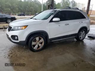 ✅ 2013 Kia Sorento EX • VIN: 5XYKU4A27DG344168 • Лот: 90490305. Опубликован ранее на Copart с пробегом Не указан. Бесплатный доступ к архиву аукционных продаж из США и подробный отчёт об истории автомобиля на DreamBid. Изображение 1.