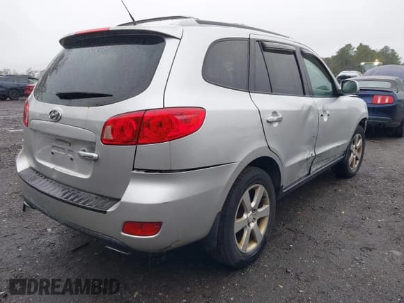 ✅ 2007 Hyundai Santa Fe SE • VIN: 5NMSH73E27H111726 • Lot: 43429428. Wystawiony na IAAI z przebiegiem 177 609 mil. Bezpłatny archiwum sprzedaży aukcyjnych z USA i szczegółowy raport historii pojazdu na DreamBid. Zdjęcie 4.