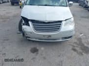 ✅ 2009 Chrysler Town & Country Limited • VIN: 2A8HR64X59R561518 • Lot: 41912572. Wystawiony na IAAI z przebiegiem 165 518 mil. Bezpłatny archiwum sprzedaży aukcyjnych z USA i szczegółowy raport historii pojazdu na DreamBid. Zdjęcie 6.