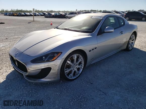 ✅ 2013 Maserati GranTurismo Sport • VIN: ZAM45VLA8D0067421 • Lot: 69464472. Wystawiony na Copart z przebiegiem Nie podano. Bezpłatny archiwum sprzedaży aukcyjnych z USA i szczegółowy raport historii pojazdu na DreamBid. Zdjęcie 1.