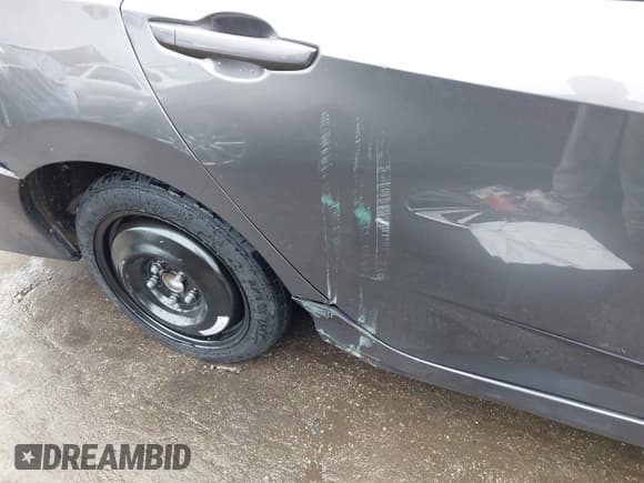 ✅ 2018 Honda Civic EX-T • VIN: JHMFC1F37JX012128 • Lot: 43773104. Listed on IAAI with 111,484 mi. Free auction sales archive from the USA and detailed vehicle history report at DreamBid. Image 6.