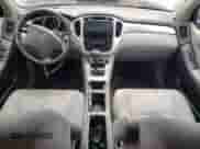 2006 Toyota Highlander с VIN JTEGD21A560144802, выставлен на аукционе Copart как лот 69625165 с пробегом 200 921 миль миль и Списание • Salvage title. История ставок и продаж доступна на DreamBid. Изображение 8.