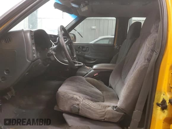 ✅ 2002 Chevrolet S-10 LS • VIN: 1GCDT13W32K235577 • Лот: 82347094. Опубликован ранее на Copart с пробегом 288 179 миль. Бесплатный доступ к архиву аукционных продаж из США и подробный отчёт об истории автомобиля на DreamBid. Изображение 7.