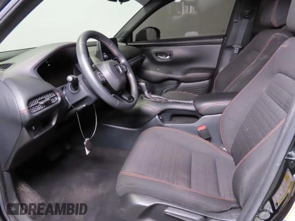 ✅ 2023 Honda HR-V Sport • VIN: 3CZRZ1H59PM703410 • Lot: 80167415. Wystawiony na Copart z przebiegiem 43 609 mil. Bezpłatny archiwum sprzedaży aukcyjnych z USA i szczegółowy raport historii pojazdu na DreamBid. Zdjęcie 9.