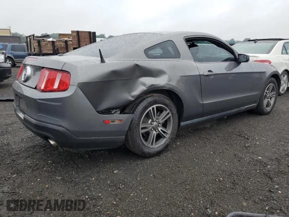 ✅ 2011 Ford Mustang Premium • VIN: 1ZVBP8AM6B5161931 • Lot: 81643905. Listed on Copart with 200,294 mi. Free auction sales archive from the USA and detailed vehicle history report at DreamBid. Image 3.