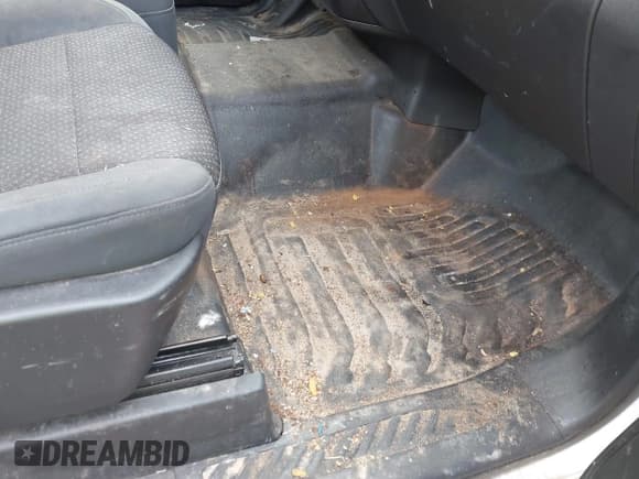 ✅ 2019 Chevrolet Silverado 1500 Work Truck • VIN: 3GCNWAEF8KG252133 • Lot: 42258961. Wystawiony na IAAI z przebiegiem 97 549 mil. Bezpłatny archiwum sprzedaży aukcyjnych z USA i szczegółowy raport historii pojazdu na DreamBid. Zdjęcie 8.