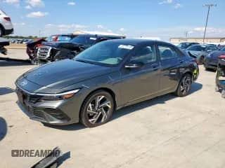 2025 Hyundai Elantra SEL Sport с VIN KMHLM4DG5SU991932, выставлен на аукционе Copart как лот 84770705 с пробегом 6 343 миль миль и Списание • Salvage title. История ставок и продаж доступна на DreamBid. Изображение 1.