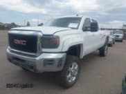 ✅ 2015 GMC Sierra 2500HD SLE • VIN: 1GT12YE84FF151389 • Lot: 42740548. Wystawiony na IAAI z przebiegiem 222 328 mil. Bezpłatny archiwum sprzedaży aukcyjnych z USA i szczegółowy raport historii pojazdu na DreamBid. Zdjęcie 2.
