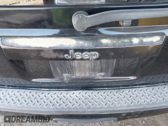 ✅ 2006 Jeep Commander • VIN: 1J8HH48K86C357144 • Lot: 42534257. Listed on IAAI with 218,953 mi. Free auction sales archive from the USA and detailed vehicle history report at DreamBid. Image 6.