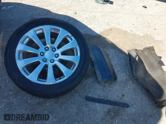 ✅ 2021 Chevrolet Suburban Premier • VIN: 1GNSKFKD8MR493134 • Лот: 43573785. Опубликован ранее на IAAI с пробегом 96 731 миль. Бесплатный доступ к архиву аукционных продаж из США и подробный отчёт об истории автомобиля на DreamBid. Изображение 12.