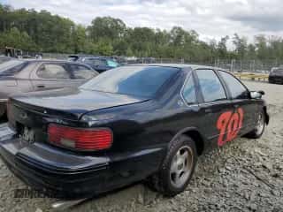 1995 Chevrolet Caprice z VIN 1G1BL52P4SR116378, wystawiony jako Copart lot #72783984 z przebiegiem Nie podano mil oraz Nie do naprawy • Non repairable. Historia ofert i sprzedaży dostępna na DreamBid. Obrazek 3.