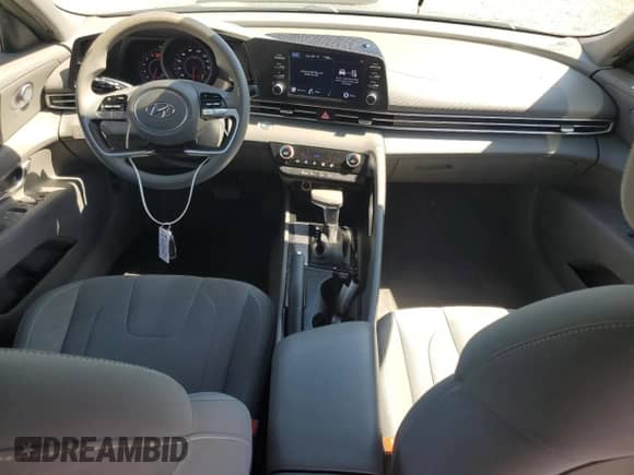 ✅ 2023 Hyundai Elantra SEL • VIN: 5NPLM4AG8PH093139 • Лот: 86434255. Размещён на Copart с пробегом 77 590 миль миль. Получите бесплатный доступ к архиву аукционных продаж из США и посмотрите подробный отчёт об истории автомобиля на DreamBid. Изображение 8.