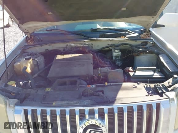 ✅ 2010 Mercury Mariner Premier • VIN: 4M2CN8HG0AKJ02994 • Lot: 43713687. Wystawiony na IAAI z przebiegiem 244 718 mil. Bezpłatny archiwum sprzedaży aukcyjnych z USA i szczegółowy raport historii pojazdu na DreamBid. Zdjęcie 10.