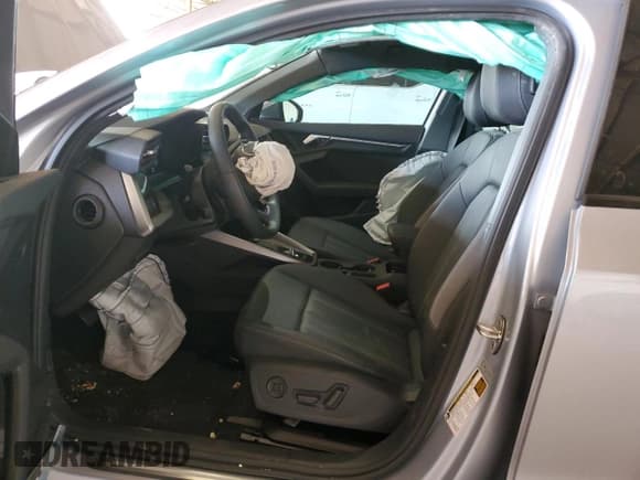 ✅ 2022 Audi A3 Premium • VIN: WAUAUDGY1NA105334 • Lot: 52012274. Wystawiony na Copart z przebiegiem 14 935 mil. Bezpłatny archiwum sprzedaży aukcyjnych z USA i szczegółowy raport historii pojazdu na DreamBid. Zdjęcie 7.