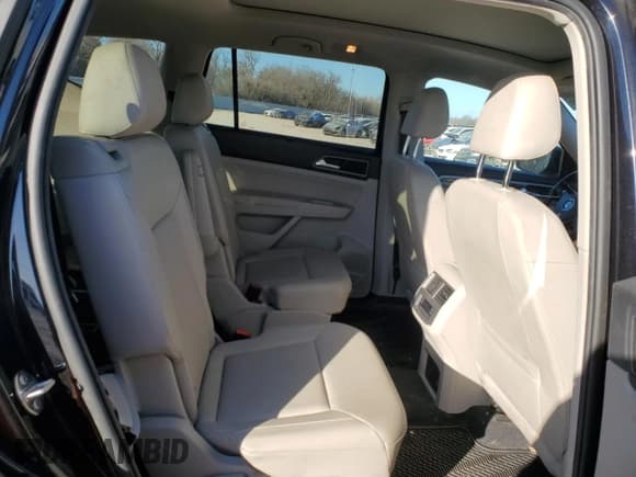 ✅ 2019 Volkswagen Atlas SE • VIN: 1V2UR2CA0KC579983 • Lot: 54599895. Listed on Copart with 99,552 mi. Free auction sales archive from the USA and detailed vehicle history report at DreamBid. Image 11.