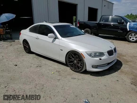 ✅ 2013 BMW 3 Series 328i • VIN: WBAKE5C56DJ106979 • Lot: 54351895. Listed on Copart with 152,163 mi. Free auction sales archive from the USA and detailed vehicle history report at DreamBid. Image 13.