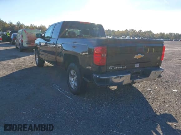 ✅ 2018 Chevrolet Silverado 1500 LT • VIN: 1GCRCREC7JZ141635 • Lot: 43682102. Wystawiony na IAAI z przebiegiem 150 756 mil. Bezpłatny archiwum sprzedaży aukcyjnych z USA i szczegółowy raport historii pojazdu na DreamBid. Zdjęcie 3.