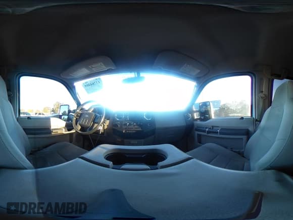 ✅ 2008 Ford F-250 XL • VIN: 1FTSW21R08ED76339 • Lot: 43784405. Wystawiony na IAAI z przebiegiem 301 560 mil. Bezpłatny archiwum sprzedaży aukcyjnych z USA i szczegółowy raport historii pojazdu na DreamBid. Zdjęcie 18.