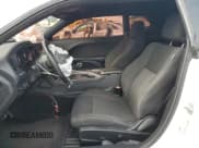 ✅ 2019 Dodge Challenger SXT • VIN: 2C3CDZAG9KH563472 • Lot: 92073395. Wystawiony na Copart z przebiegiem 116 863 mil. Bezpłatny archiwum sprzedaży aukcyjnych z USA i szczegółowy raport historii pojazdu na DreamBid. Zdjęcie 7.