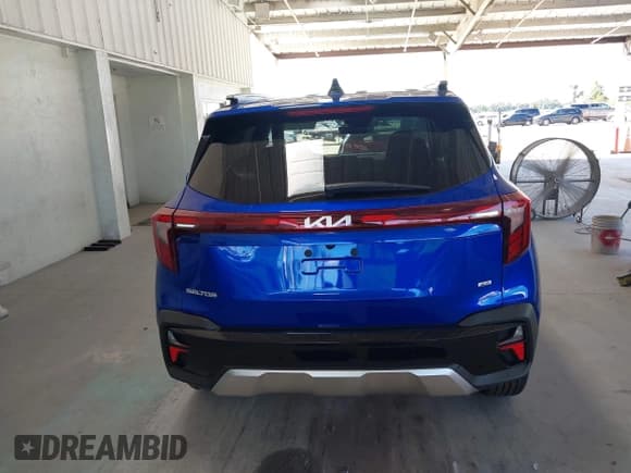 ✅ 2025 Kia Seltos S • VIN: KNDEUCAA8S7818895 • Lot: 43282686. Wystawiony na IAAI z przebiegiem 3 059 mil. Bezpłatny archiwum sprzedaży aukcyjnych z USA i szczegółowy raport historii pojazdu na DreamBid. Zdjęcie 16.