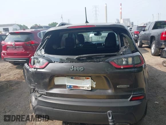 ✅ 2019 Jeep Cherokee Latitude Plus • VIN: 1C4PJLLX3KD110171 • Lot: 42495044. Wystawiony na IAAI z przebiegiem 65 625 mil. Bezpłatny archiwum sprzedaży aukcyjnych z USA i szczegółowy raport historii pojazdu na DreamBid. Zdjęcie 16.