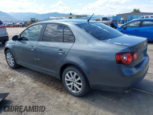 ✅ 2010 Volkswagen Jetta Limited Edition • VIN: 3VWAX7AJ4AM158370 • Lot: 42804927. Listed on IAAI with 129,801 mi. Free auction sales archive from the USA and detailed vehicle history report at DreamBid. Image 3.