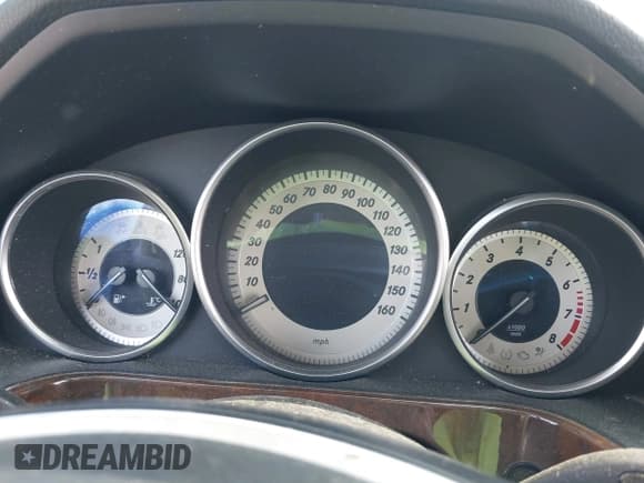 ✅ 2014 Mercedes-Benz E 350 Luxury • VIN: WDDHF8JB4EA792922 • Lot: 42389605. Wystawiony na IAAI z przebiegiem Nie podano. Bezpłatny archiwum sprzedaży aukcyjnych z USA i szczegółowy raport historii pojazdu na DreamBid. Zdjęcie 7.