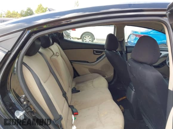 ✅ 2015 Hyundai Elantra SE • VIN: KMHDH4AE3FU261258 • Lot: 43357211. Listed on IAAI with 201,597 mi. Free auction sales archive from the USA and detailed vehicle history report at DreamBid. Image 8.