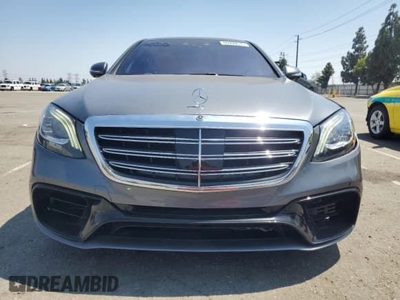 ✅ 2018 Mercedes-Benz S 560 • VIN: WDDUG8DB4JA415248 • Lot: 60999675. Wystawiony na Copart z przebiegiem 67 361 mil. Bezpłatny archiwum sprzedaży aukcyjnych z USA i szczegółowy raport historii pojazdu na DreamBid. Zdjęcie 5.