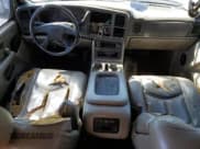 ✅ 2004 Chevrolet Tahoe LS • VIN: 1GNEC13Z04R220177 • Lot: 48406255. Listed on Copart with 215,167 mi. Free auction sales archive from the USA and detailed vehicle history report at DreamBid. Image 8.