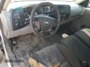 ✅ 2007 Chevrolet Silverado 2500HD Work Truck • VIN: 1GCHC24K87E511647 • Лот: 65199195. Опубликован ранее на Copart с пробегом 389 645 миль. Бесплатный доступ к архиву аукционных продаж из США и подробный отчёт об истории автомобиля на DreamBid. Изображение 8.