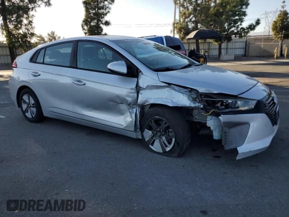 ✅ 2017 Hyundai Ioniq Blue • VIN: KMHC65LC1HU022409 • Lot: 82265615. Listed on Copart with 83,392 mi. Free auction sales archive from the USA and detailed vehicle history report at DreamBid. Image 4.