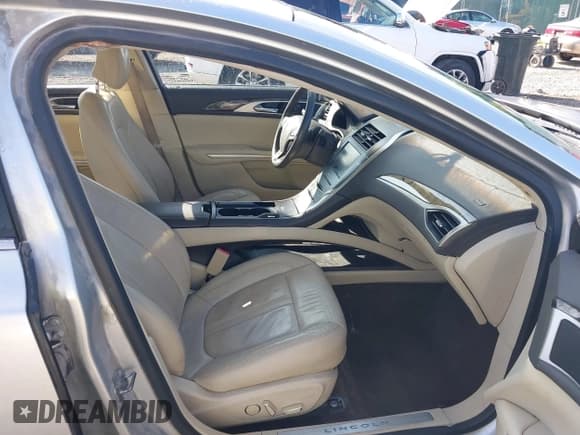 ✅ 2013 Lincoln MKZ • VIN: 3LN6L2GK5DR810147 • Lot: 40102072. Wystawiony na IAAI z przebiegiem 133 690 mil. Bezpłatny archiwum sprzedaży aukcyjnych z USA i szczegółowy raport historii pojazdu na DreamBid. Zdjęcie 5.