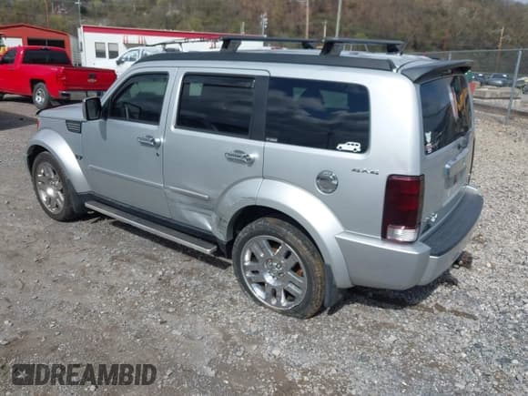 ✅ 2011 Dodge Nitro Heat • VIN: 1D4PU4GKXBW598683 • Lot: 41958182. Wystawiony na IAAI z przebiegiem 167 114 mil. Bezpłatny archiwum sprzedaży aukcyjnych z USA i szczegółowy raport historii pojazdu na DreamBid. Zdjęcie 3.