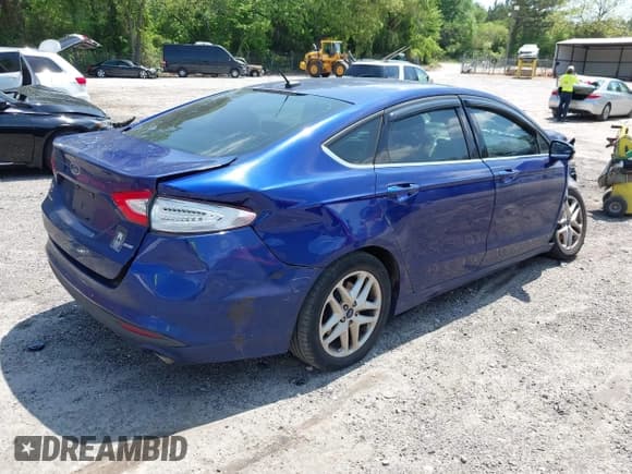 ✅ 2016 Ford Fusion SE • VIN: 3FA6P0H70GR375524 • Lot: 42133376. Listed on IAAI with 146,000 mi. Free auction sales archive from the USA and detailed vehicle history report at DreamBid. Image 4.