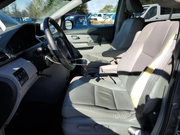 ✅ 2014 Honda Odyssey EX-L • VIN: 5FNRL5H67EB043862 • Lot: 90995925. Listed on Copart with 101,535 mi. Free auction sales archive from the USA and detailed vehicle history report at DreamBid. Image 7.