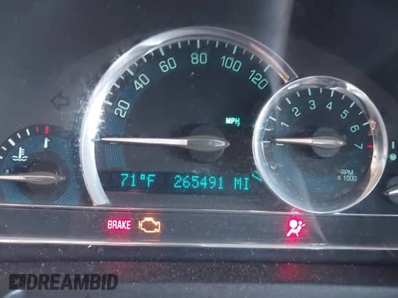 2007 Chevrolet HHR LS z VIN 3GNDA13DX7S571735, wystawiony jako IAAI lot #43500760 z przebiegiem 265 491 mil mil oraz . Historia ofert i sprzedaży dostępna na DreamBid. Obrazek 7.