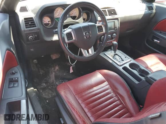 2013 Dodge Challenger SXT z VIN 2C3CDYAG8DH515751, wystawiony jako Copart lot #63542554 z przebiegiem 171 894 mil mil oraz Szkoda całkowita • Salvage title. Historia ofert i sprzedaży dostępna na DreamBid. Obrazek 8.