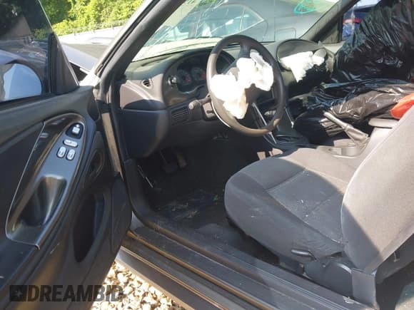 ✅ 2001 Ford Mustang Standard • VIN: 1FAFP40471F119958 • Лот: 41977024. Опубликован ранее на IAAI с пробегом Не указан. Бесплатный доступ к архиву аукционных продаж из США и подробный отчёт об истории автомобиля на DreamBid. Изображение 19.