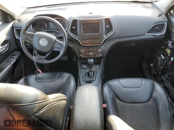 ✅ 2019 Jeep Cherokee Latitude Plus • VIN: 1C4PJMLB1KD378744 • Lot: 91902535. Wystawiony na Copart z przebiegiem 214 432 mil. Bezpłatny archiwum sprzedaży aukcyjnych z USA i szczegółowy raport historii pojazdu na DreamBid. Zdjęcie 8.