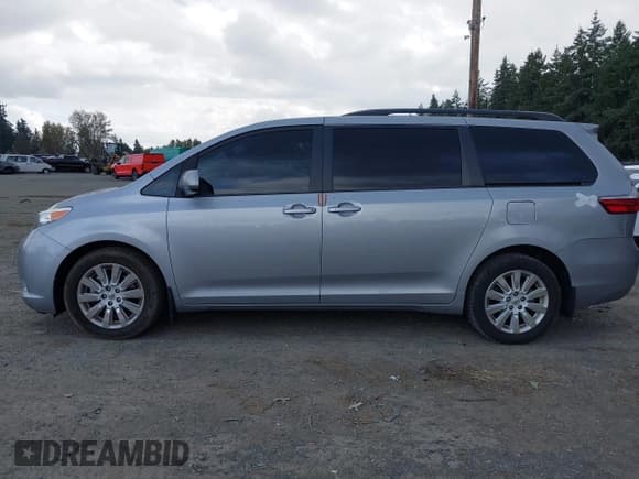 ✅ 2015 Toyota Sienna LE • VIN: 5TDJK3DC6FS127345 • Лот: 43385337. Опубликован ранее на IAAI с пробегом 101 045 миль. Бесплатный доступ к архиву аукционных продаж из США и подробный отчёт об истории автомобиля на DreamBid. Изображение 14.