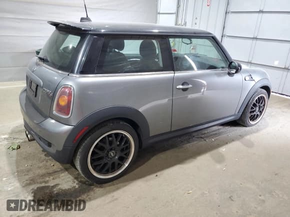 ✅ 2008 MINI Hardtop S • VIN: WMWMF73538TT88929 • Lot: 67611195. Wystawiony na Copart z przebiegiem 120 194 mil. Bezpłatny archiwum sprzedaży aukcyjnych z USA i szczegółowy raport historii pojazdu na DreamBid. Zdjęcie 3.
