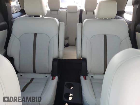 ✅ 2025 Mazda CX-90 Premium Plus Package • VIN: JM3KKEHA6S1235620 • Lot: 92631255. Wystawiony na Copart z przebiegiem 3 493 mil. Bezpłatny archiwum sprzedaży aukcyjnych z USA i szczegółowy raport historii pojazdu na DreamBid. Zdjęcie 10.