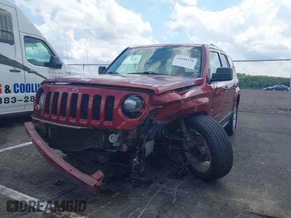 ✅ 2017 Jeep Patriot High Altitude • VIN: 1C4NJRFB7HD173972 • Lot: 42698725. Wystawiony na IAAI z przebiegiem 129 101 mil. Bezpłatny archiwum sprzedaży aukcyjnych z USA i szczegółowy raport historii pojazdu na DreamBid. Zdjęcie 17.