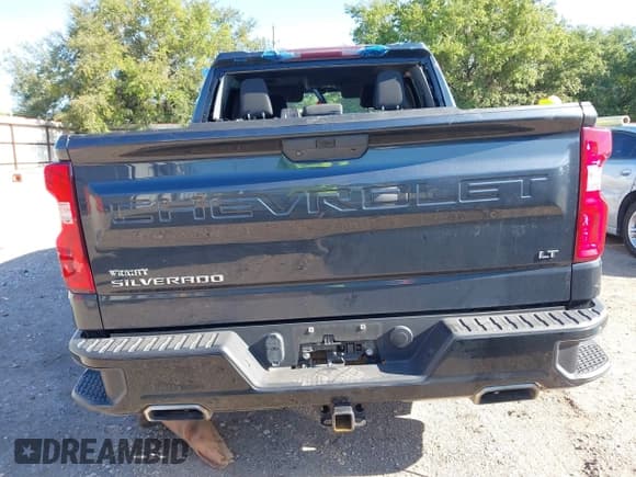 ✅ 2019 Chevrolet Silverado 1500 LT Trail Boss • VIN: 1GCPYFED2KZ152401 • Lot: 42211371. Wystawiony na IAAI z przebiegiem 106 796 mil. Bezpłatny archiwum sprzedaży aukcyjnych z USA i szczegółowy raport historii pojazdu na DreamBid. Zdjęcie 17.