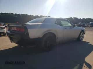 2009 Dodge Challenger SRT-8 z VIN 2B3LJ74W29H563241, wystawiony jako Copart lot #73367354 z przebiegiem Nie podano mil oraz Czysty tytuł • Clean title. Historia ofert i sprzedaży dostępna na DreamBid. Obrazek 3.