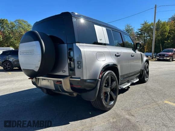 ✅ 2020 Land Rover Defender X • VIN: SALEXEEU7L2028423 • Lot: 87230695. Listed on Copart with 121,210 mi. Free auction sales archive from the USA and detailed vehicle history report at DreamBid. Image 3.