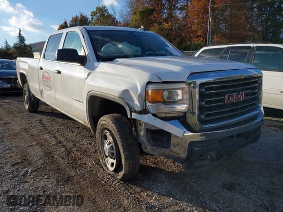✅ 2015 GMC Sierra 2500HD • VIN: 1GT11XEG8FF573573 • Lot: 43579173. Listed on IAAI with 213,653 mi. Free auction sales archive from the USA and detailed vehicle history report at DreamBid. Image 6.